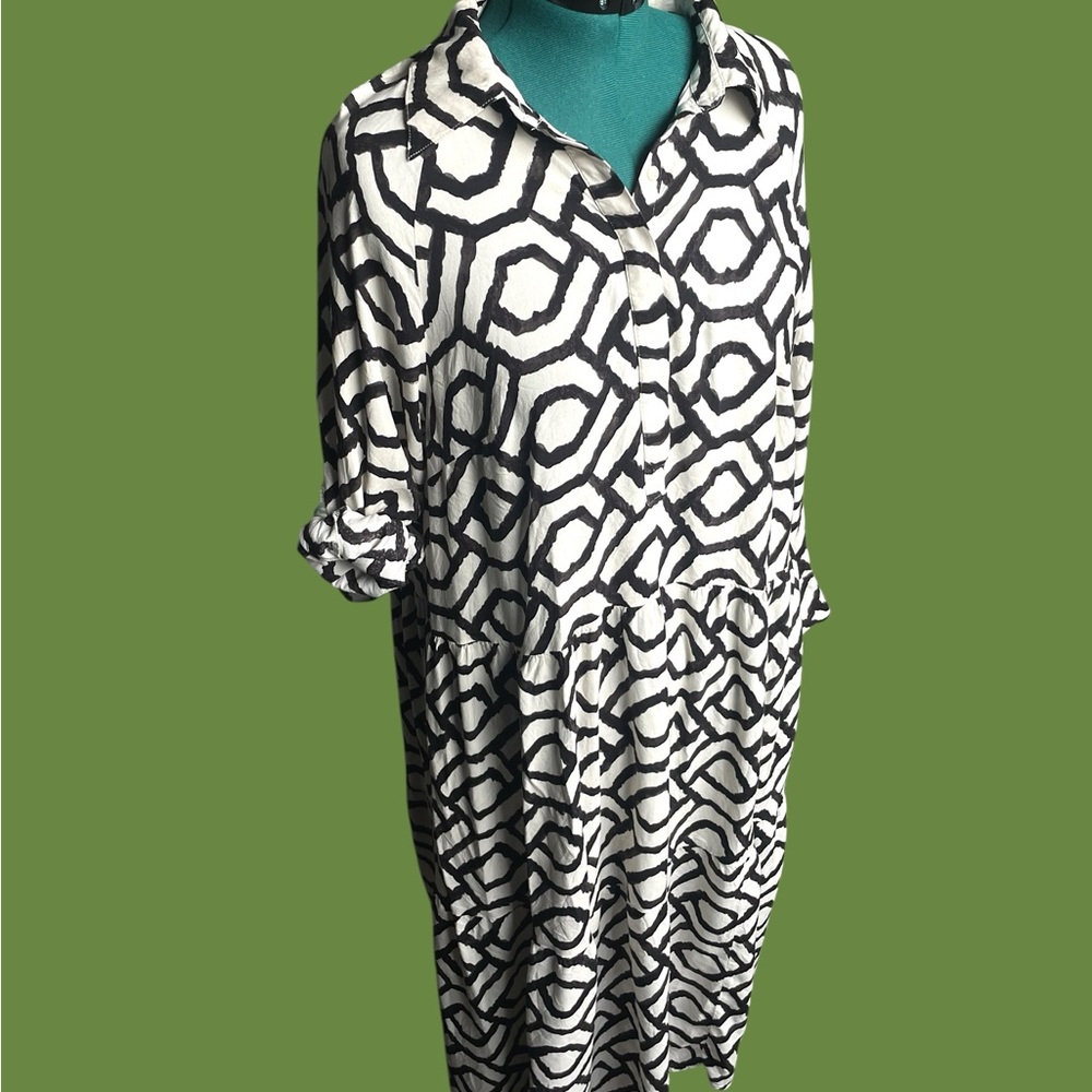 Geometric Black and White Maxi Dress from H&M